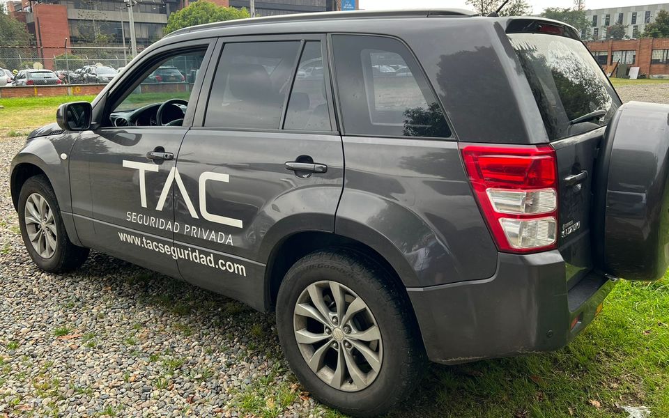 Camioneta rotulada de TAC Seguridad Privada